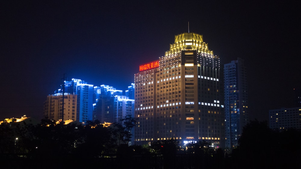 Enrichee Gloria Plaza Hotel Qingdao in Qingdao, People's Republic of China