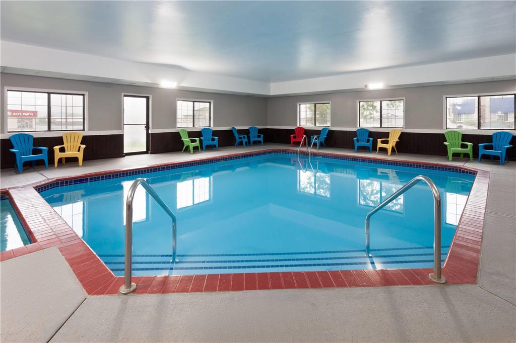 AmericInn by Wyndham Reedsburg - photo 10