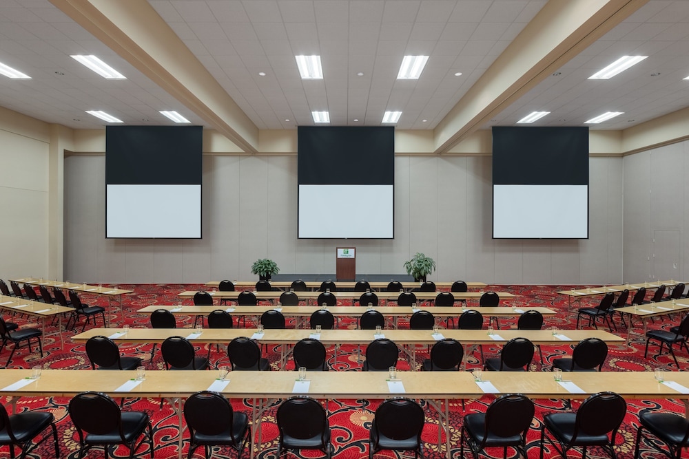 Holiday Inn Des Moines Airport Conf Center by IHG - photo 68