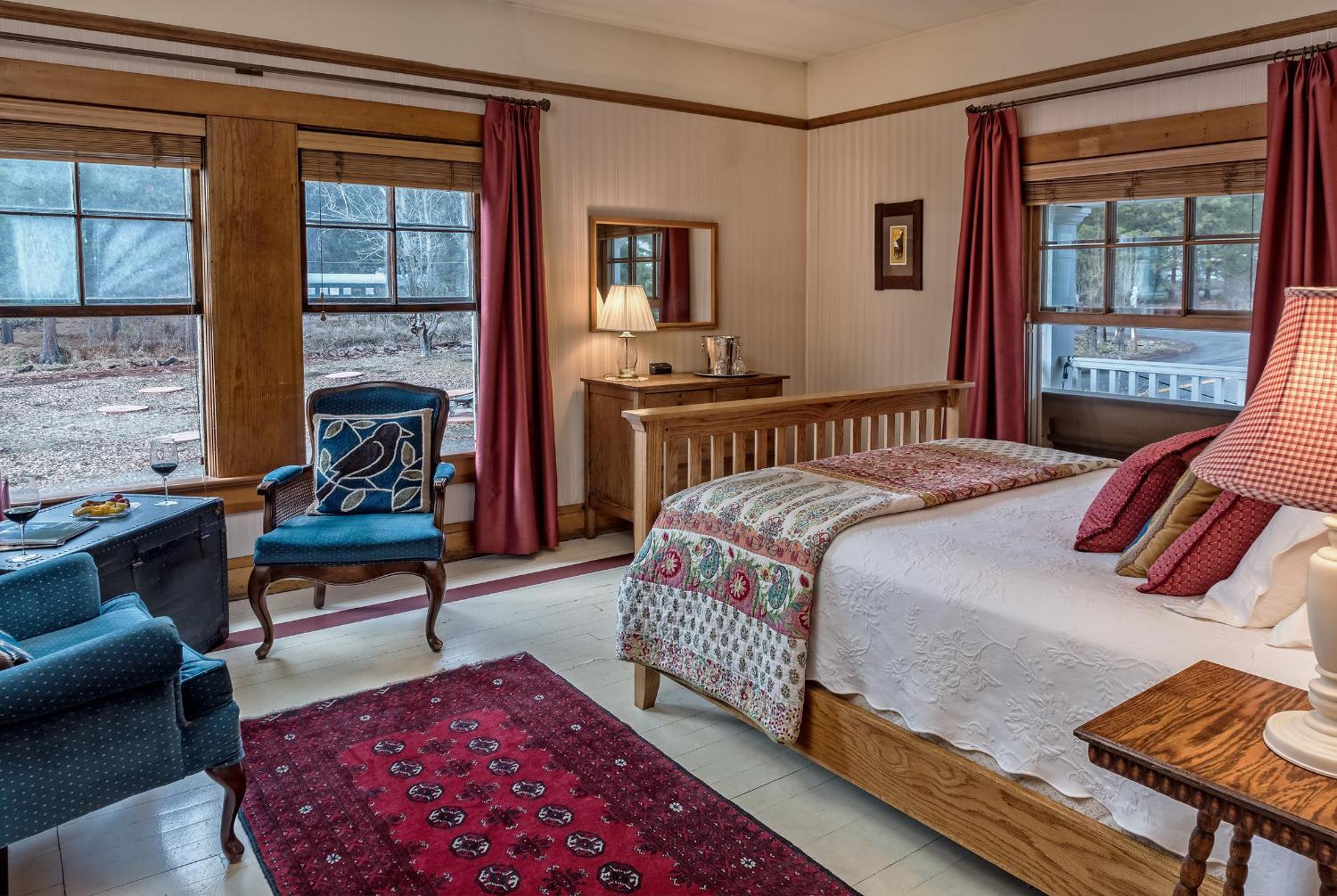 McCloud Hotel - photo 12