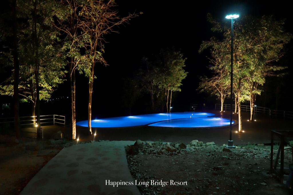 Happiness Long Bridge Resort in Samlout, Cambodia