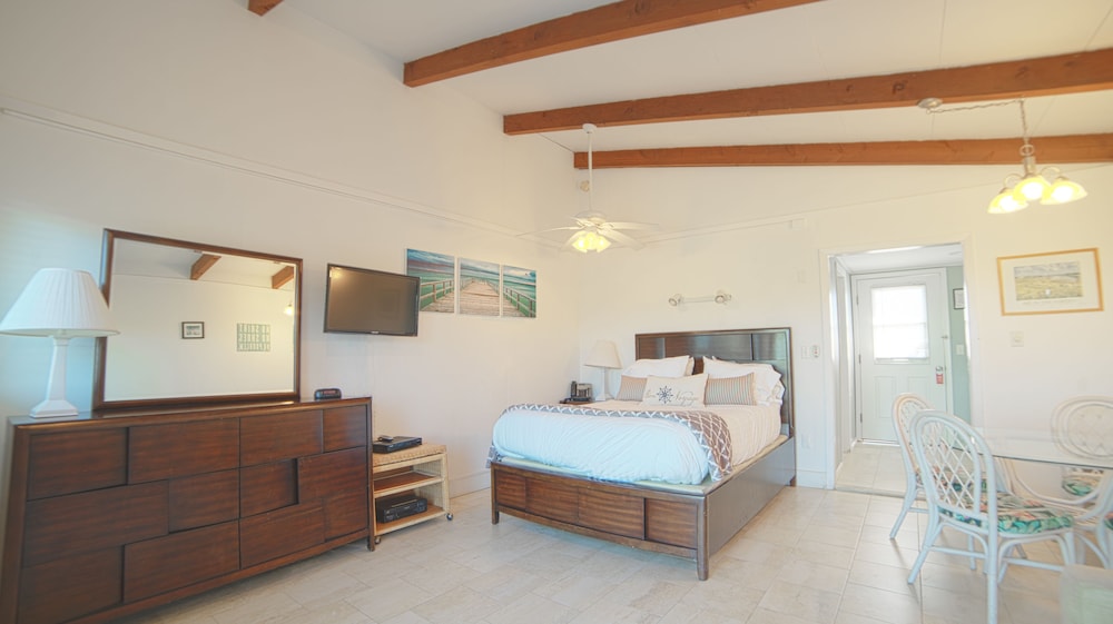 Driftwood Resort - photo 16