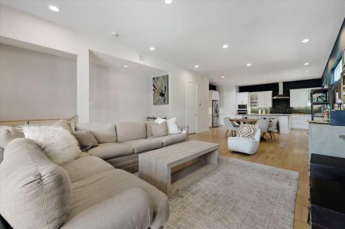 Modern Luxury Townhouse Uptown & Attractions — 4-Star Luxury Hotel in Dallas, United States