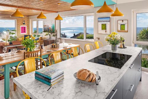 Sunset Beach House Porthleven — 4-Star Luxury Hotel in Porthleven, United Kingdom