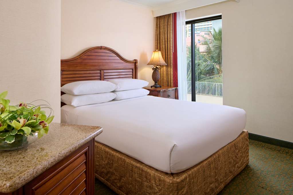 Outrigger Waikiki Beach Resort - photo 107