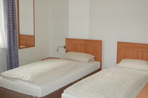 Hotel Adler - last minute hotel in Neulussheim