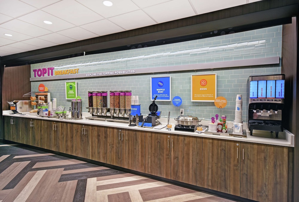 Tru by Hilton Portland Airport Area - photo 26