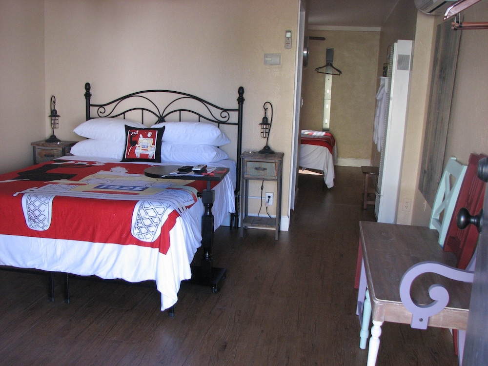 Cottonwood Hotel - photo 7
