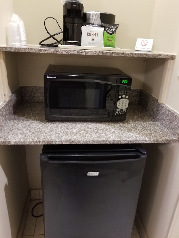 Baymont by Wyndham Victoria - photo 13