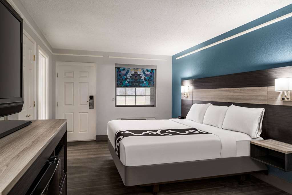 La Quinta Inn by Wyndham Victoria - photo 41