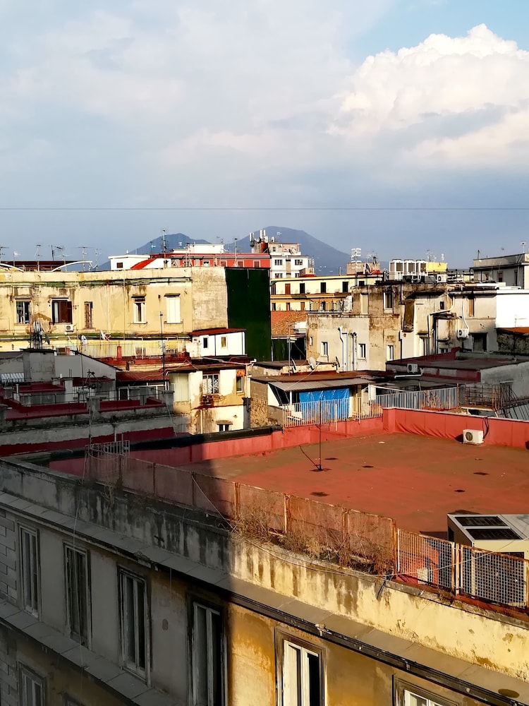 Neapolis center — 4-Star Luxury Hotel in Naples, Italy