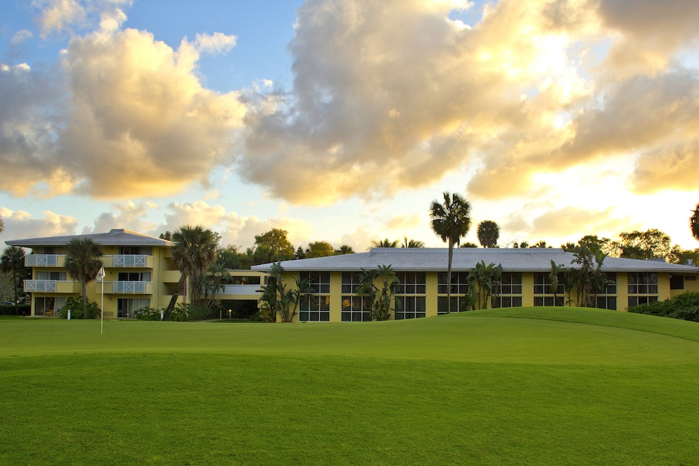 Miami Lakes Hotel and Golf — hotel in Miami Lakes