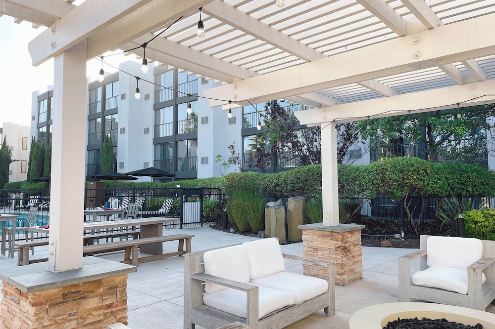Marin Hilltop Hotel - photo 60