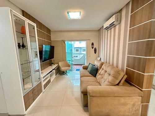 Apartamento 2 quartos sendo uma suite no centro de Bombinhas