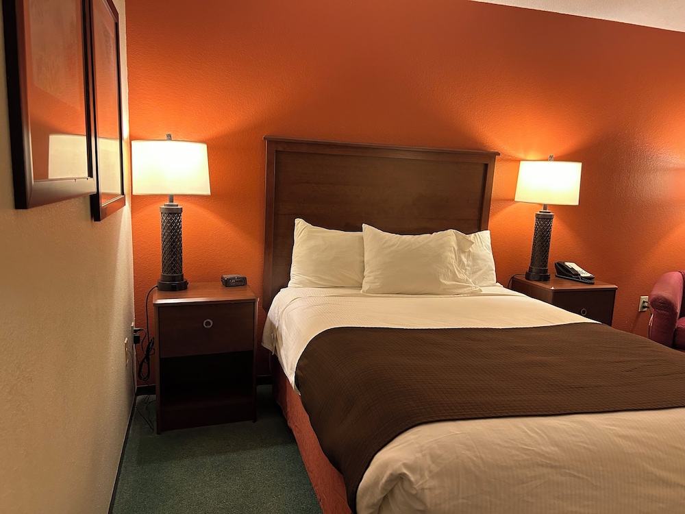 AmericInn by Wyndham Blackduck - photo 33