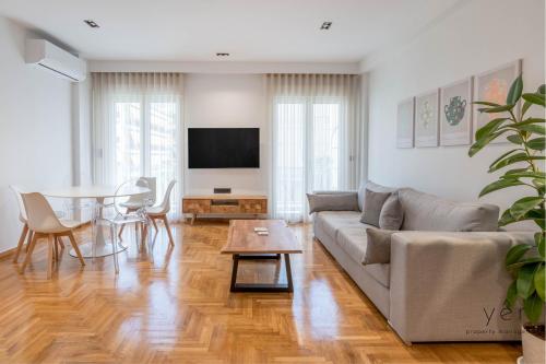 Comfort Oasis: Work Friendly Space w Fiber Net — 4-Star Luxury Hotel in Athens, Greece