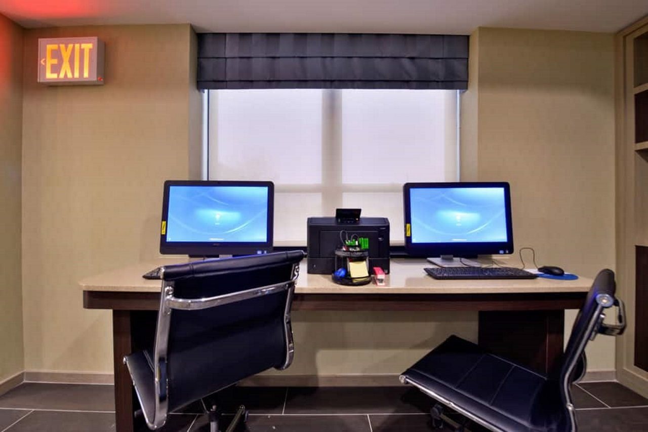 Holiday Inn New York JFK Airport Area - photo 13