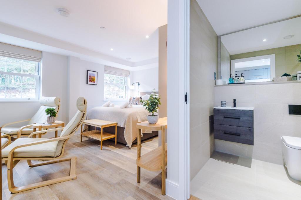 Rock Mill Deluxe Studio Apartments — 4-Star Luxury Hotel in Hope Valley, United Kingdom