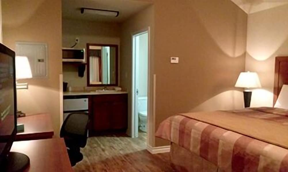 FieldHouse Inn - photo 2