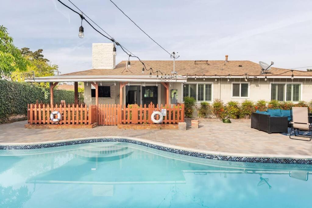 Private Pool Retreat Near Disney Game Room Firepit — 4-Star Luxury Hotel in Fullerton, United States