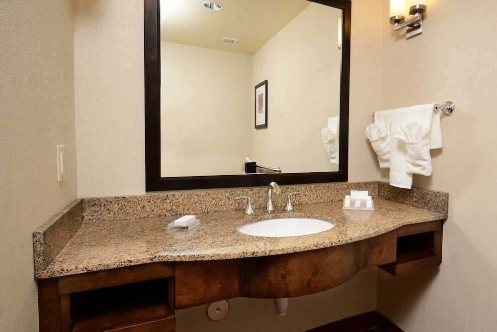 Hilton Garden Inn Greensboro Airport - photo 43
