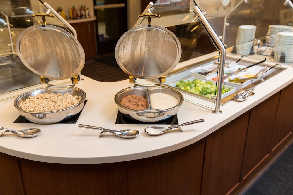 Staybridge Suites Corona South by IHG - photo 32