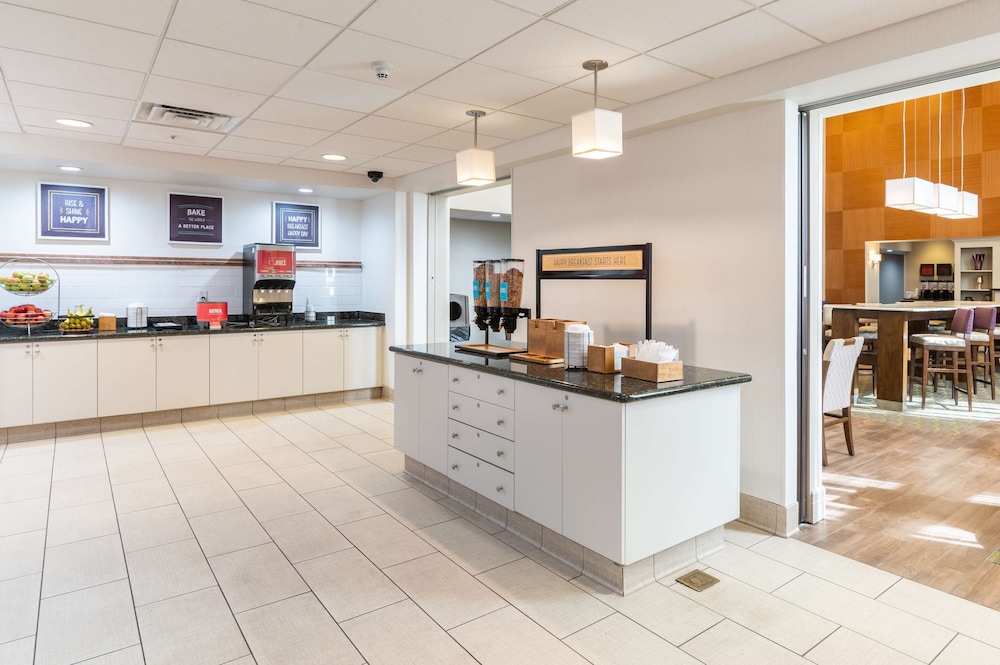 Hampton Inn & Suites Hartford Manchester - photo 34
