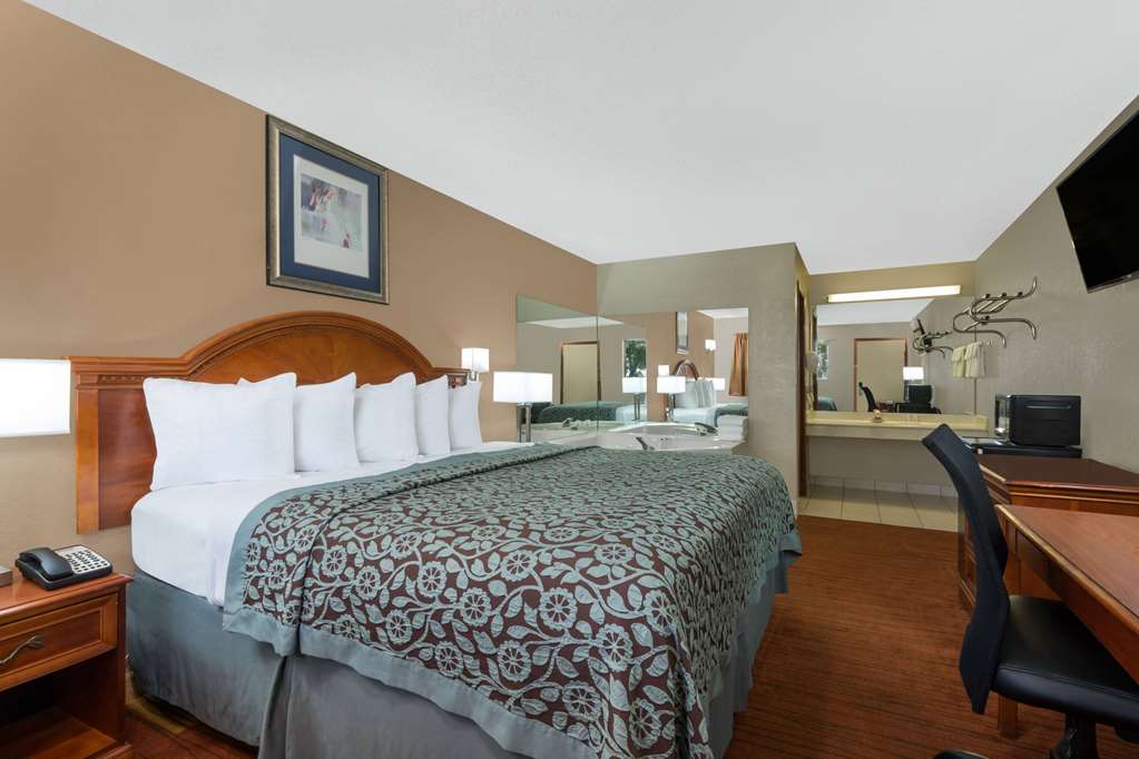 Days Inn by Wyndham Maumee Toledo - photo 15