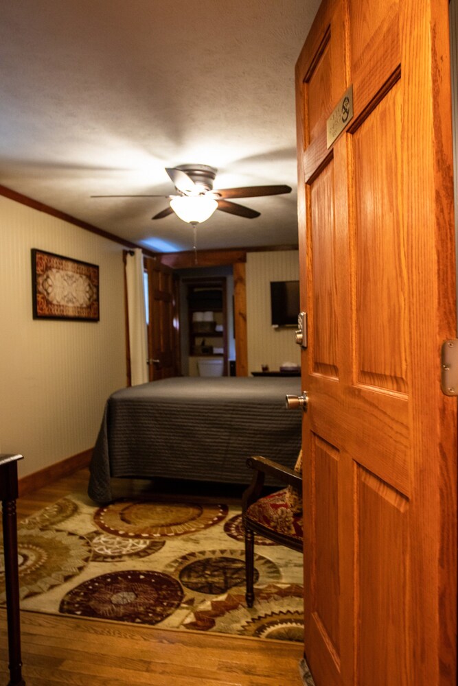 Hocking Hills Inn - photo 17