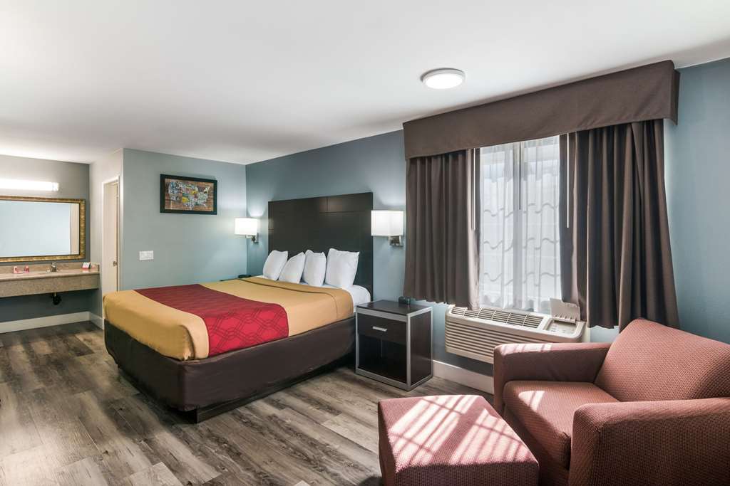 Econo Lodge Hesperia Victorville I 15 - photo 35