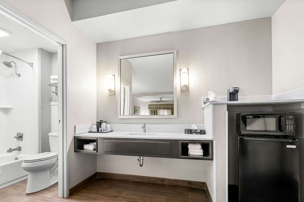 Best Western Executive Suites - photo 25