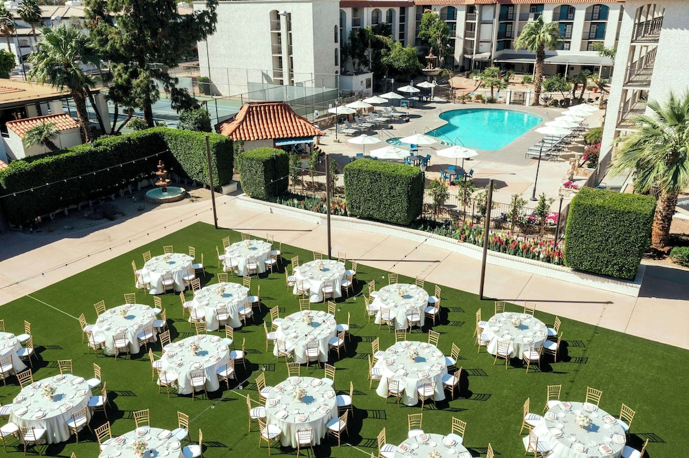 Embassy Suites by Hilton Scottsdale Resort - photo 64