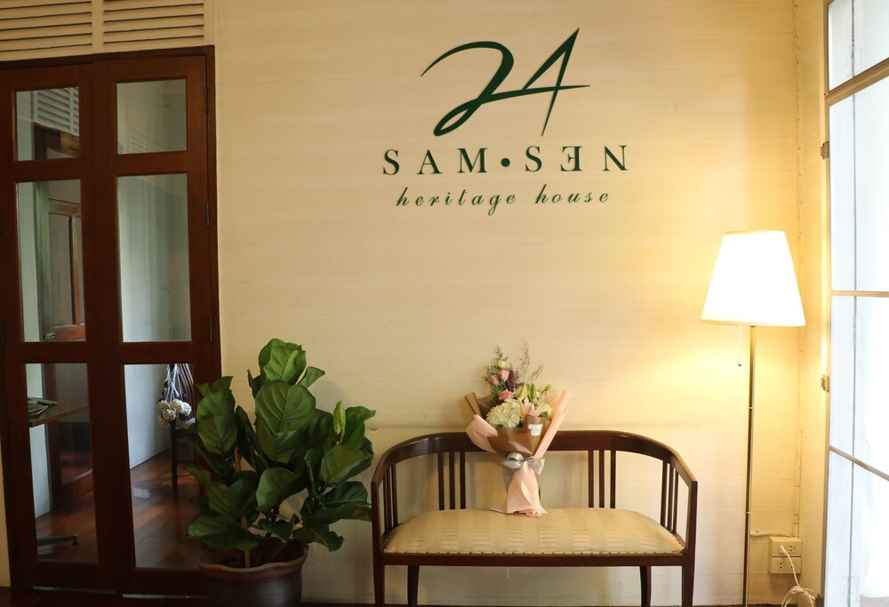24 Samsen Heritage House