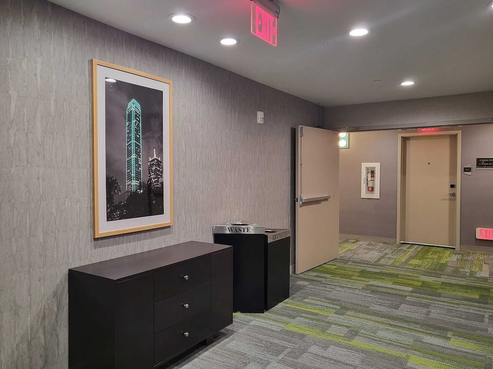Home2 Suites Dallas Medical - photo 16