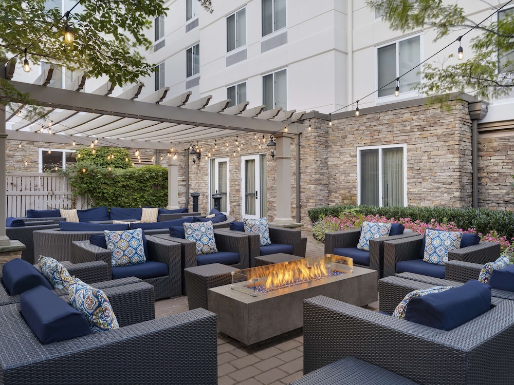 Hilton Garden Inn Melville - photo 39