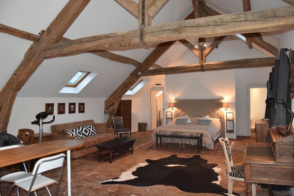 Demeure Les Aiglons — 4-Star Luxury Hotel in Fontainebleau, France