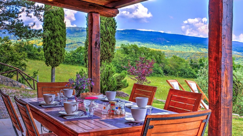 La Casa Di Elsa 6 in Santa Fiora — 4-Star Luxury Hotel in Santa Fiora, Italy