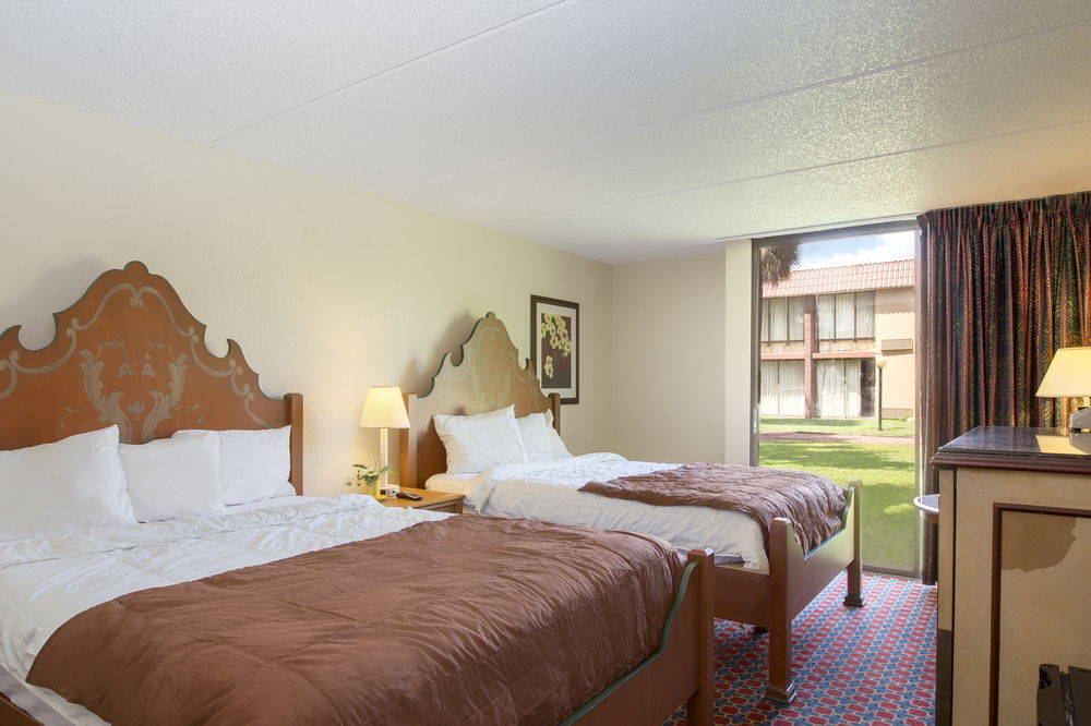 I Drive Grand Resort & Suites - photo 40