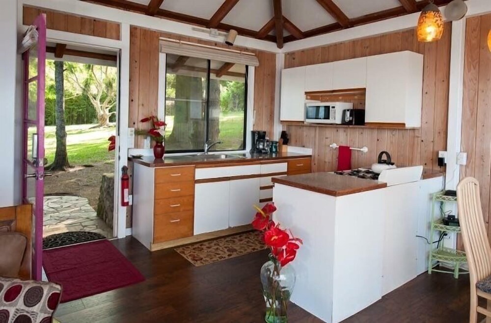Hale Kukui Orchard & Cottages - photo 14