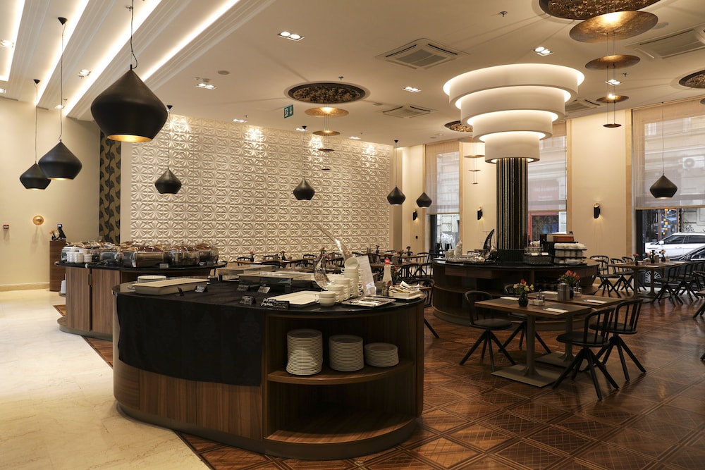 מזון ומשקאות