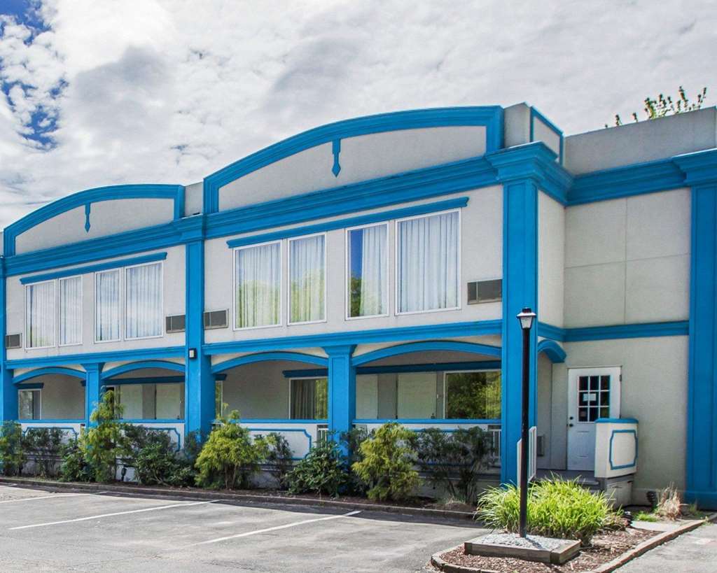 Econo Lodge Inn & Suites Old Saybrook Westbrook - photo 4