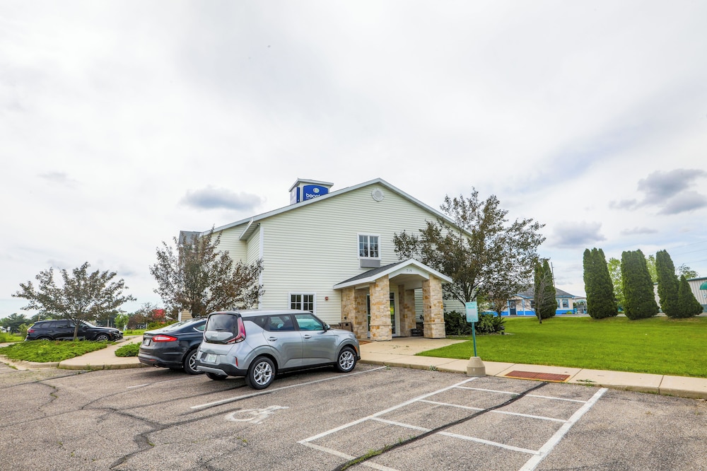 Evansville Inn & Suites By OYO - photo 45