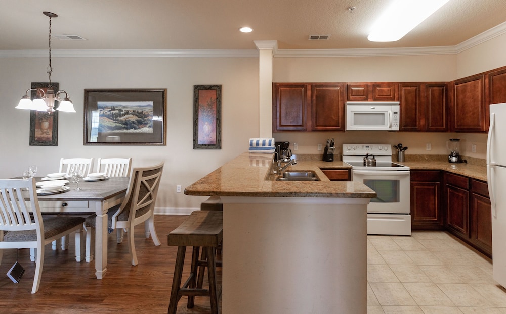 8000tw Unit 4403 Tuscana Resort 2 Bedroom Condo by RedAwning - photo 5