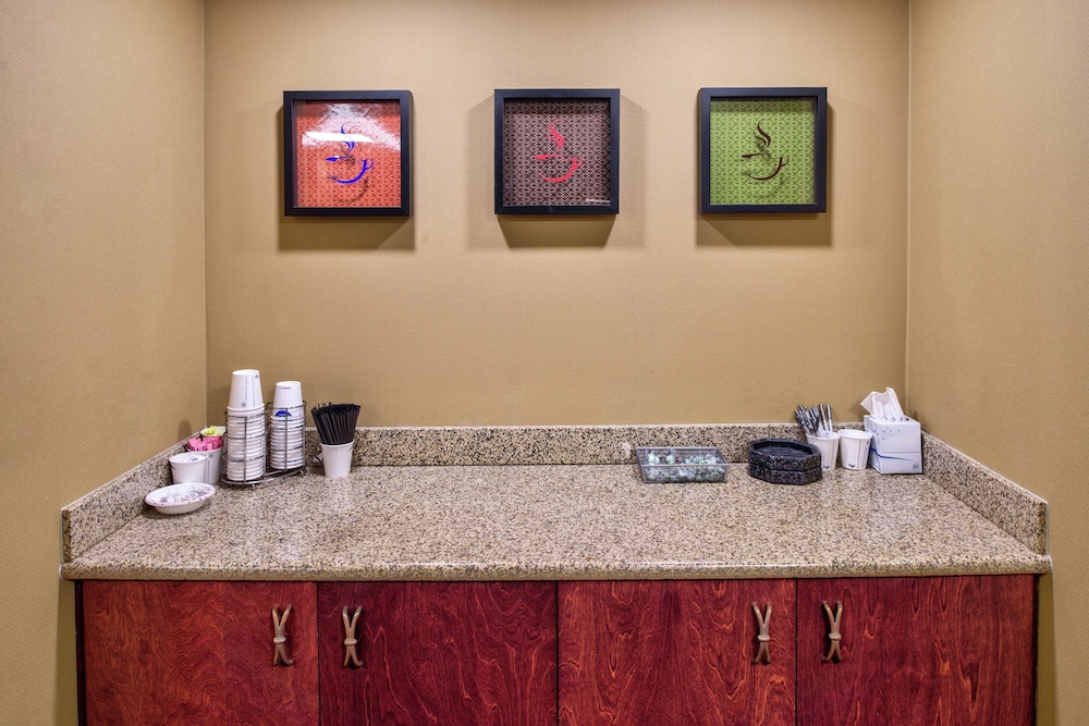 Hampton Inn & Suites Rifle - photo 49