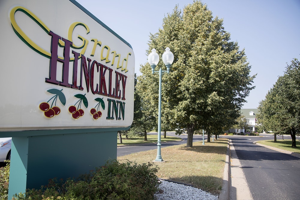 Grand Hinckley Inn — hotel in Hinckley