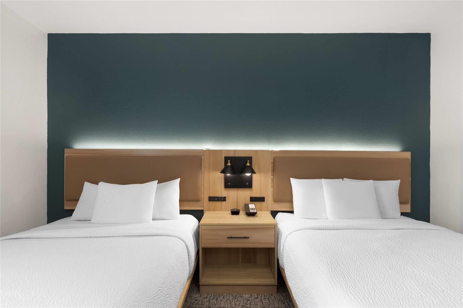 La Quinta Inn & Suites by Wyndham Lexington South Hamburg - photo 32