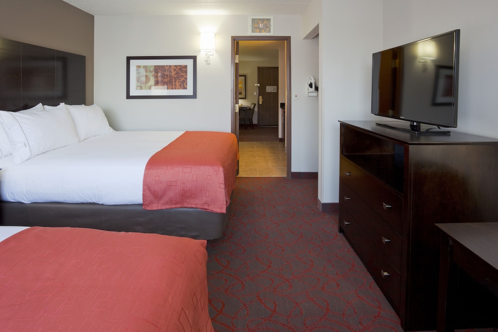 Holiday Inn Express & Suites Bloomington MPLS Arpt Area W by IHG - photo 12