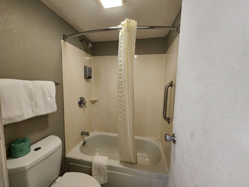 Americas Best Value Inn & Suites Little Rock at Scott Hamilton Dr - photo 25