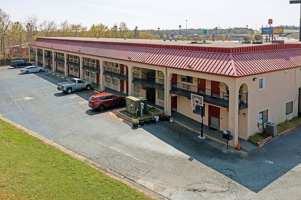 Regency Inn & Suites Macon - photo 18