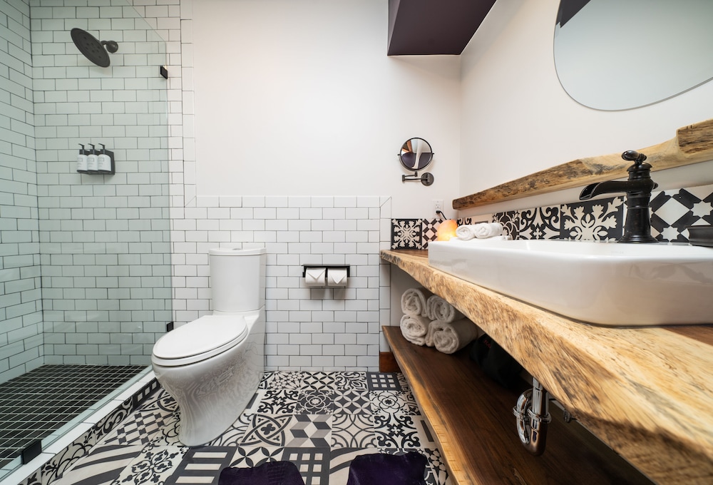 The Horton Hotel and Rooftop Lounge - photo 42